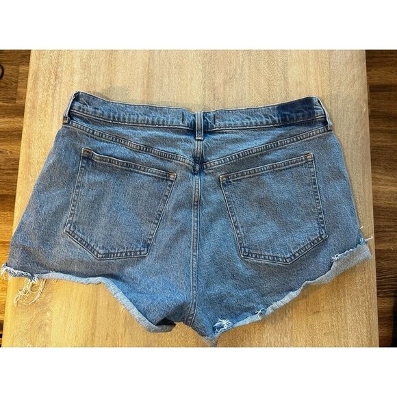 Abercrombie Curve Love High Rise Mom Short Medium Wash Size 33 - Picture 6 of 9